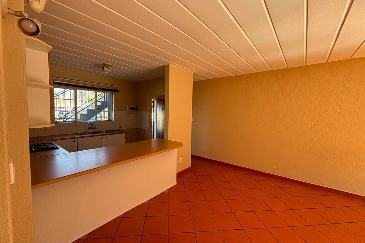 Stunning two bedroom apartment in Moreleta Park - Photo 5