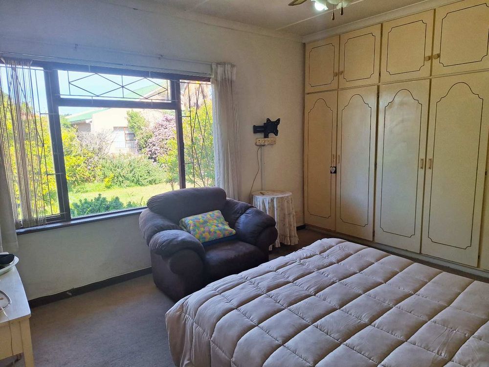 Bedroom 2 b.i.c.