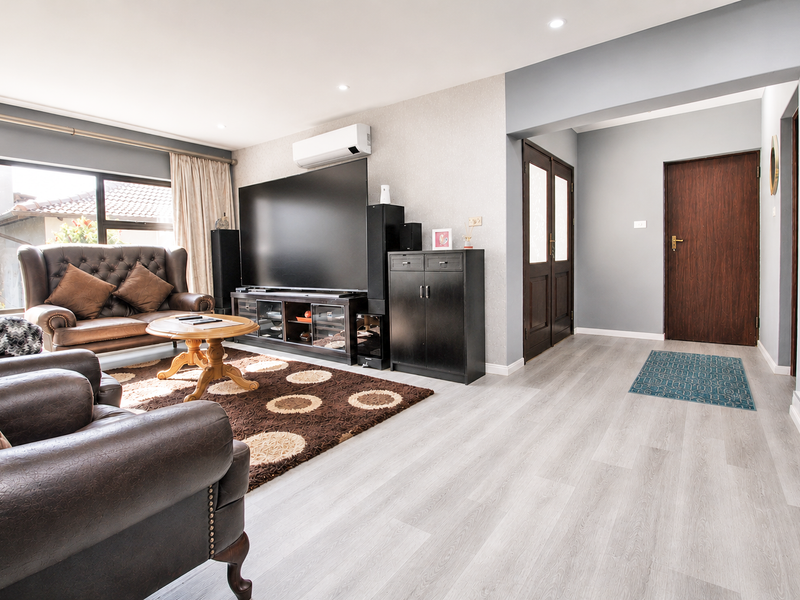 Elegant Family Home Offering Space, Style and Exceptional Entertaining - Photo 2