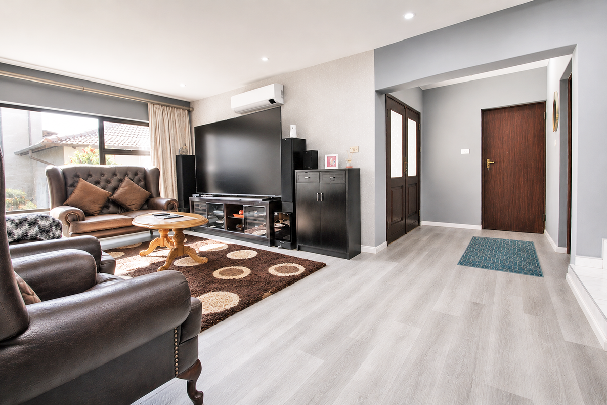 Elegant Family Home Offering Space, Style and Exceptional Entertaining - Photo 2