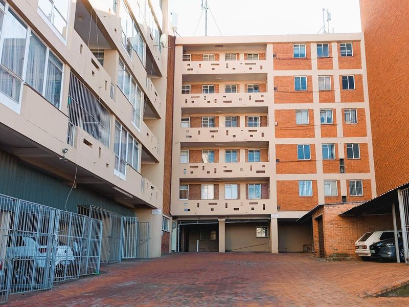 Spacious Corner Flat – Ideal Investment or First Home in Westdene - Photo 6