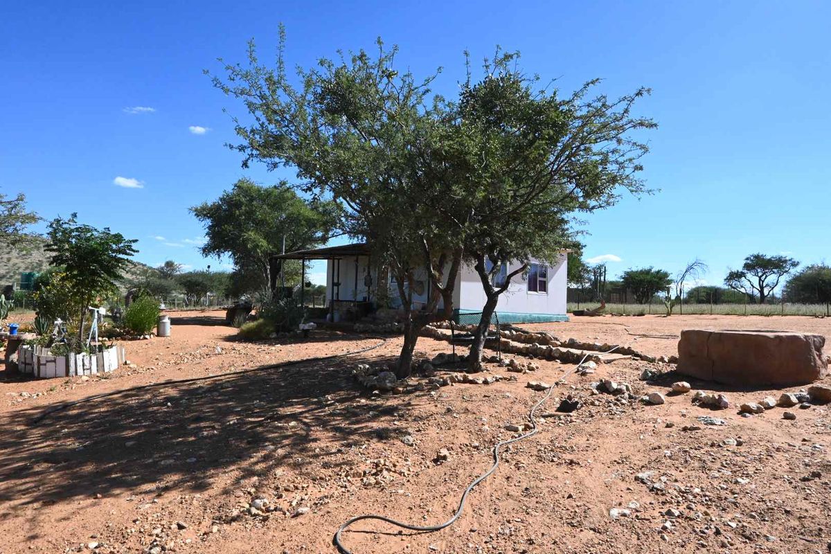 Own your slice of peaceful countryside living! - Photo 4