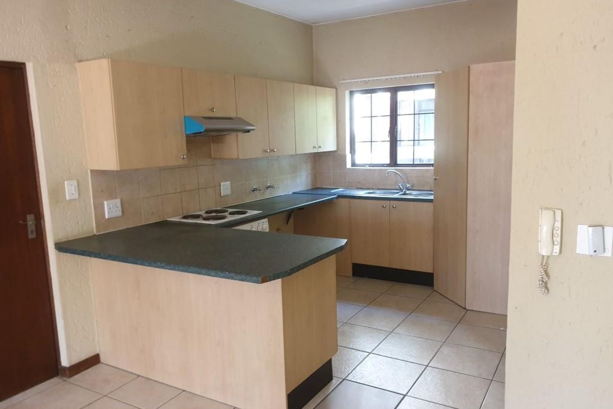 2 BEDROOM GARDEN APARTMENT FOR SALE IN PAULSHOF - Photo 4