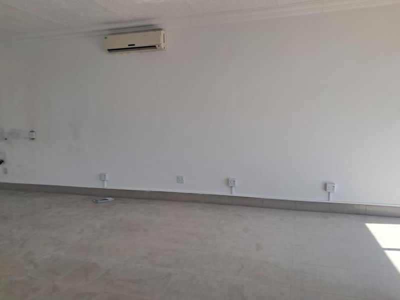 Shop Front Retail Space To Let - Photo 4