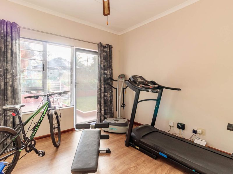 Levyvale, Uitenhage : 6-Bedroom  & Flatlet Beautiful Home - Photo 8