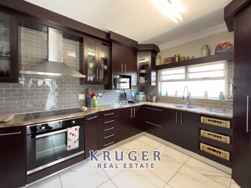 Walking distance from Pro-Ed Private School. - Photo 9