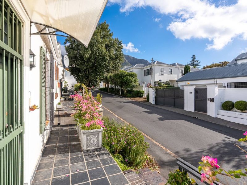 Charming 2-Bedroom Semi-Detached Home in Newlands Village. - Photo 3