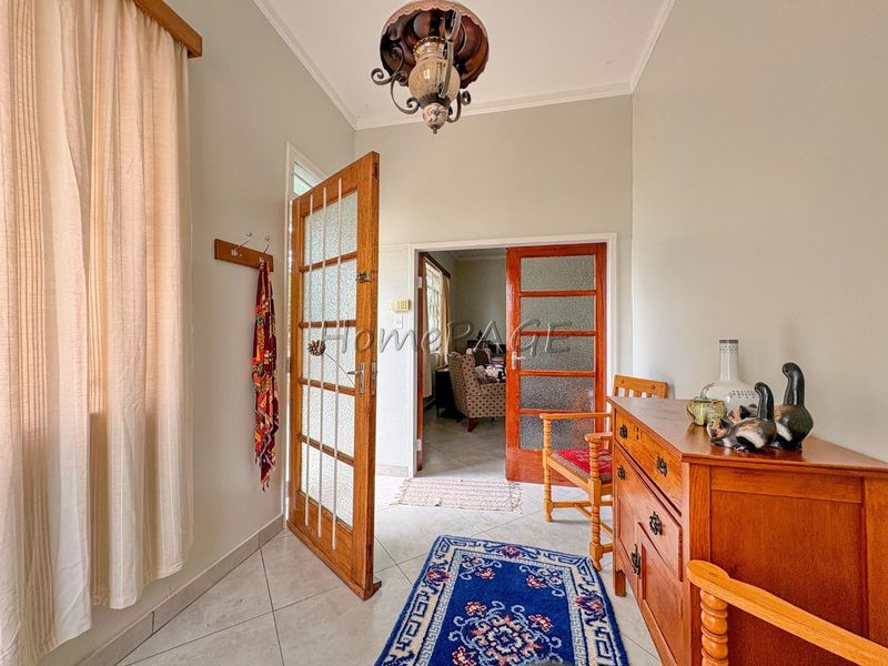 Otjiwarongo:  Property with 3 x Flats is for sale - Photo 8