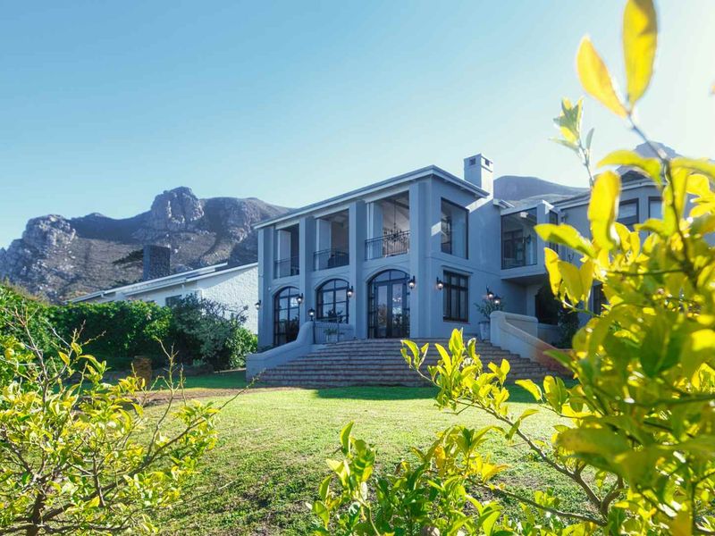 LARGE RESIDENTIAL HOME IN HERMANUS - Photo 5