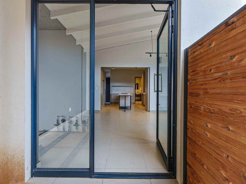 Secure 3 Bedroom Apartment in Constantia Park - Photo 7