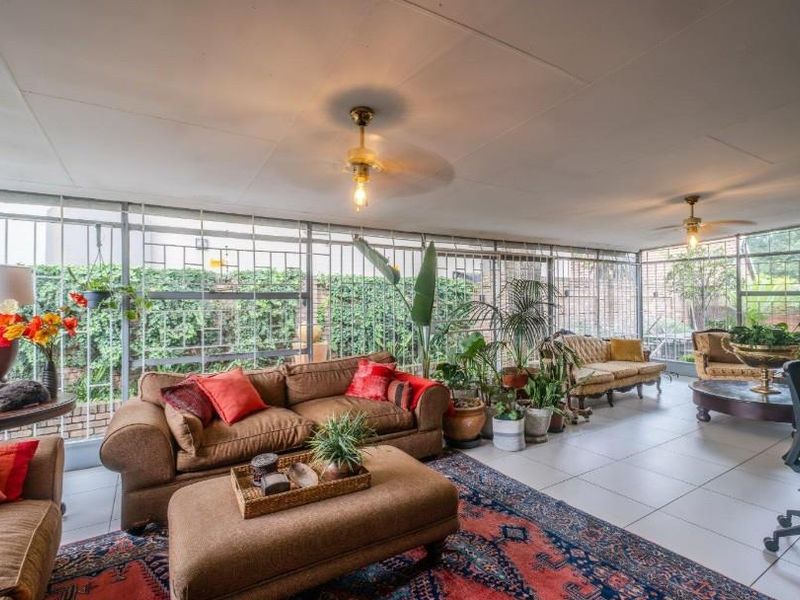 Sophisticated Family Living with Solar Excellence, Private Flatlet & Executive Workspaces - Photo 6