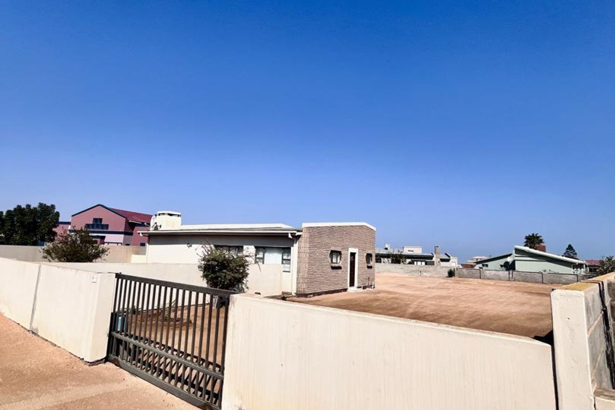 Perfect Holiday home for sale - Hentiesbaai - Photo 5