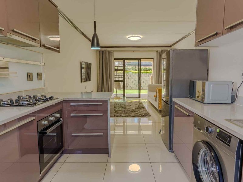 Modern 2Bedroom, 2Bathroom, Ground Floor Apartment, Private Garden - Photo 1
