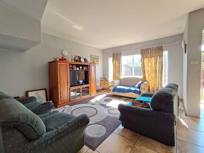 3 Bedroom Duplex Unit in Brackenhurst - Photo 4