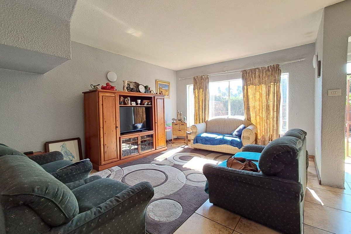 3 Bedroom Duplex Unit in Brackenhurst - Photo 4