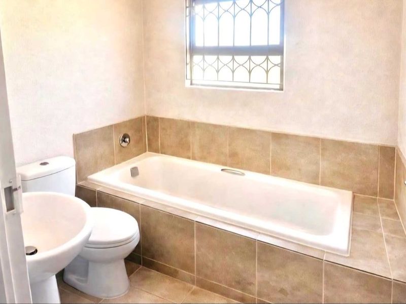 2 Bedroom House For Sale Vanderbijlpark CE4 - Photo 2