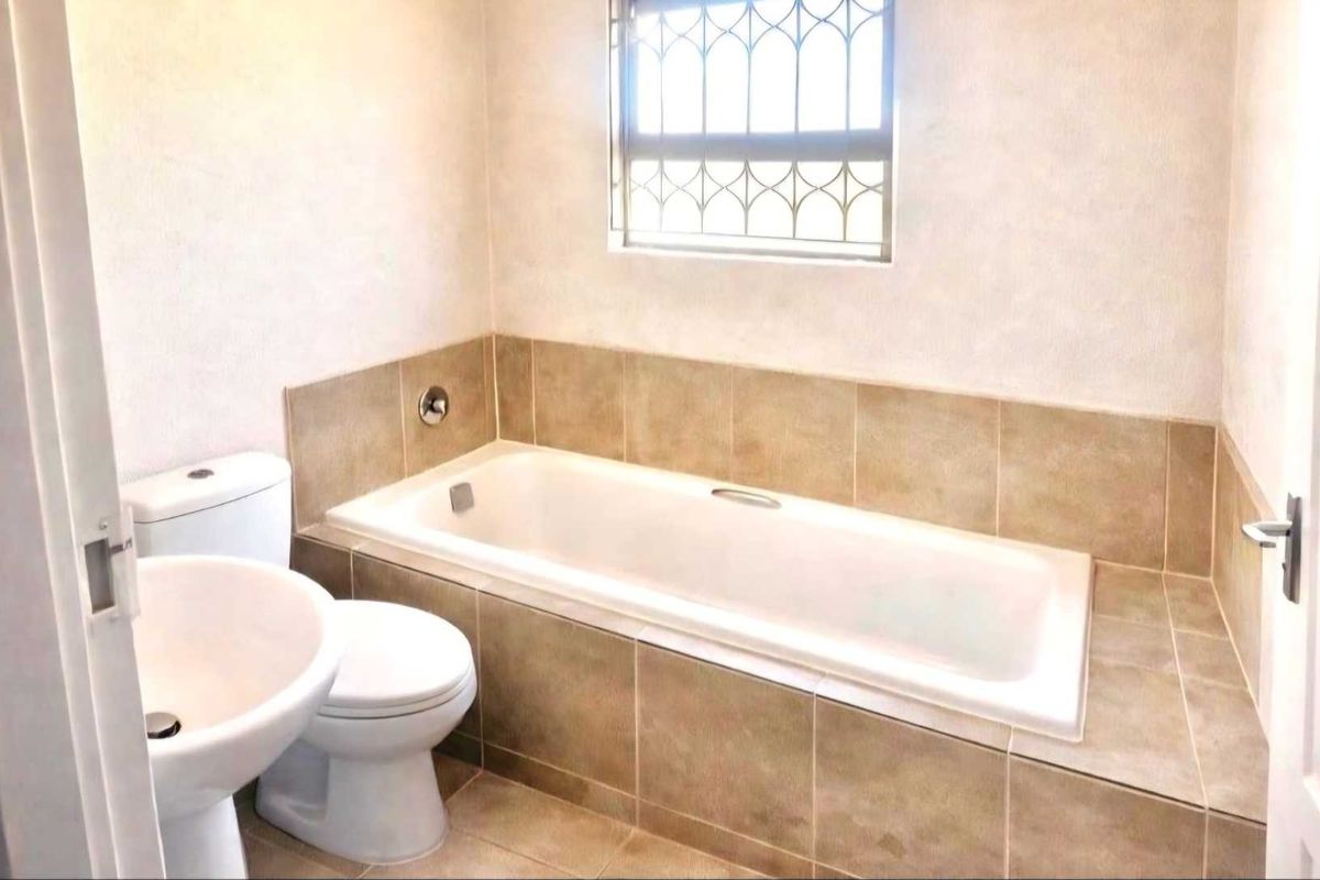 2 Bedroom House For Sale Vanderbijlpark CE4 - Photo 2