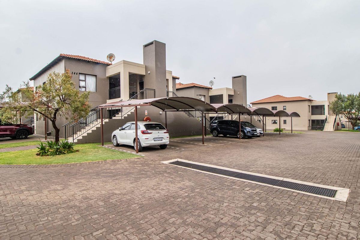 Charming First-Floor Unit: Comfort & Convenience Await! - Photo 2