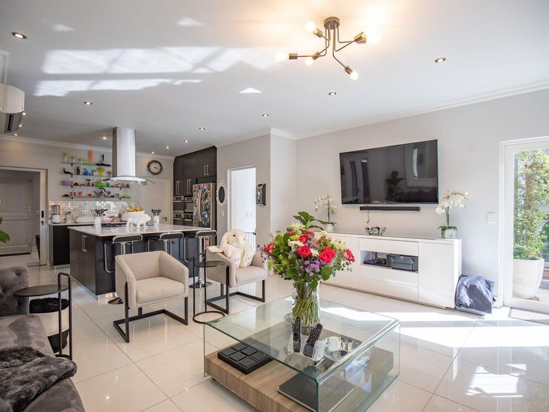 Elegant Four-Bedroom Home with Ample Space Available in Bryanston - Photo 10