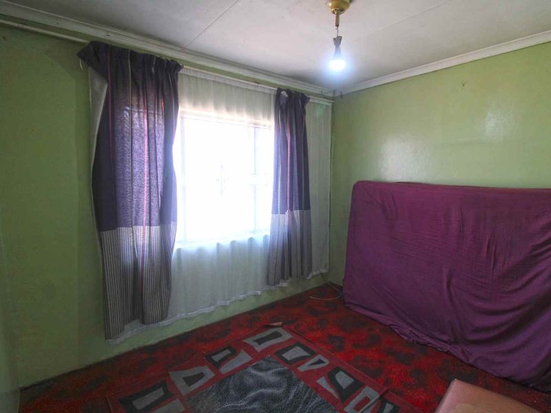 2 Bedroom House For Sale in Vosloorus - Photo 9