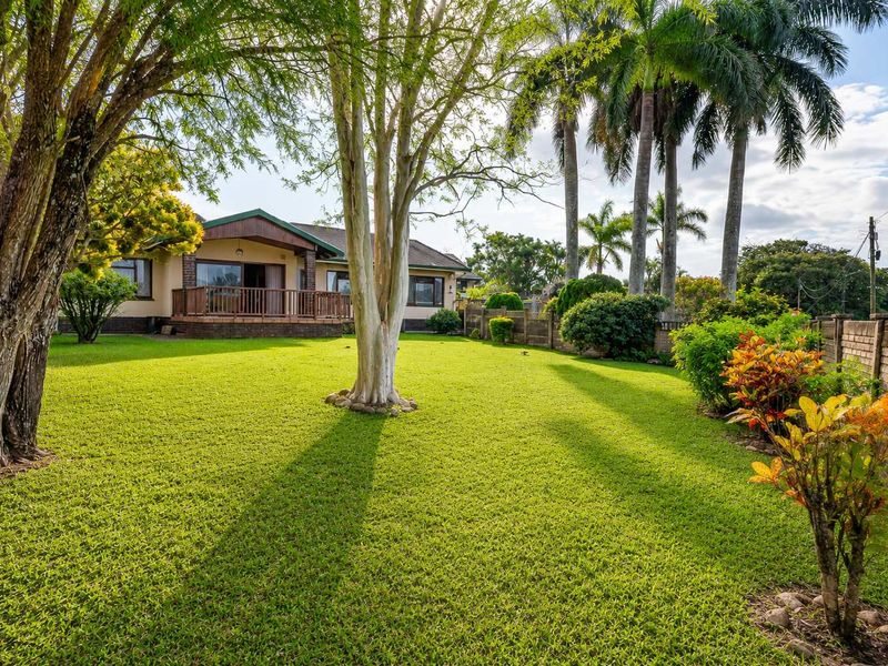 Priced To Sell!!! Spacious Amanzimtoti Family Home with Granny Flat, Pool & Exceptional Parking on 1,984m2 - Photo 4