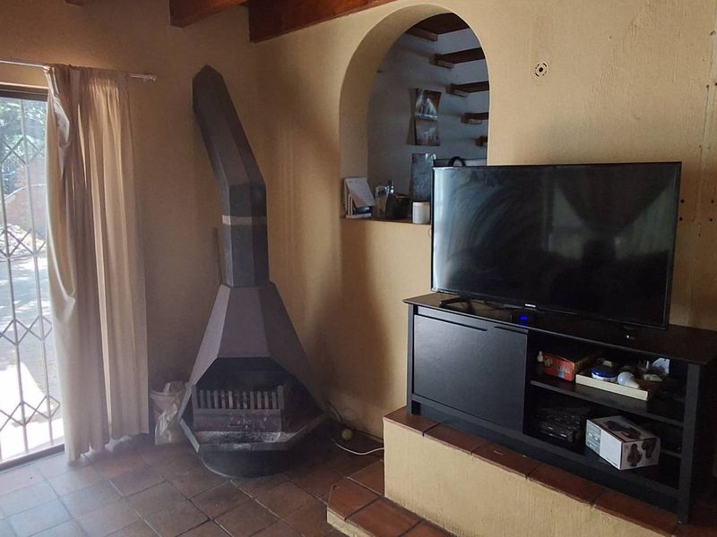 Investment Gem: Multi-Unit with Income Potential - Photo 5