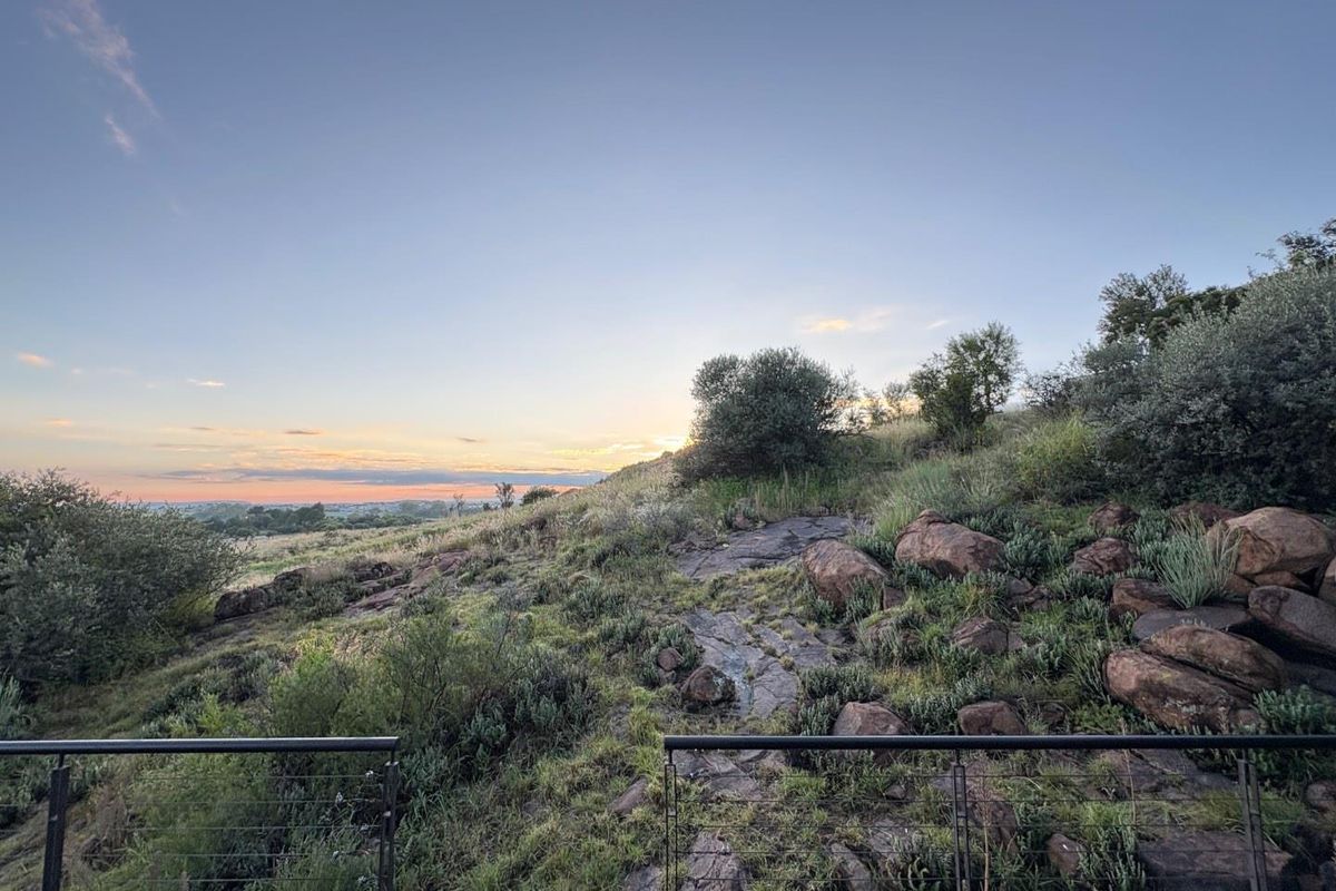 GREEN BELT LIVING  WITH BREATHTAKING VIEWS - Photo 2