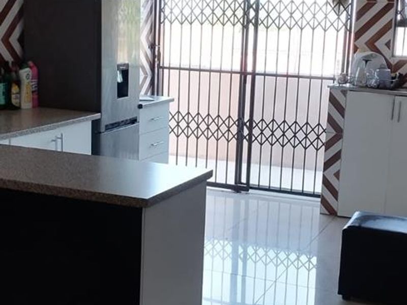 Perfect for business or investment - Photo 5