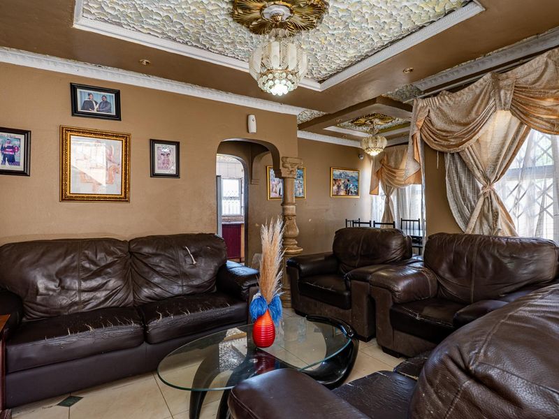 Beautiful 3-Bedroom Family Home for Sale - Photo 4