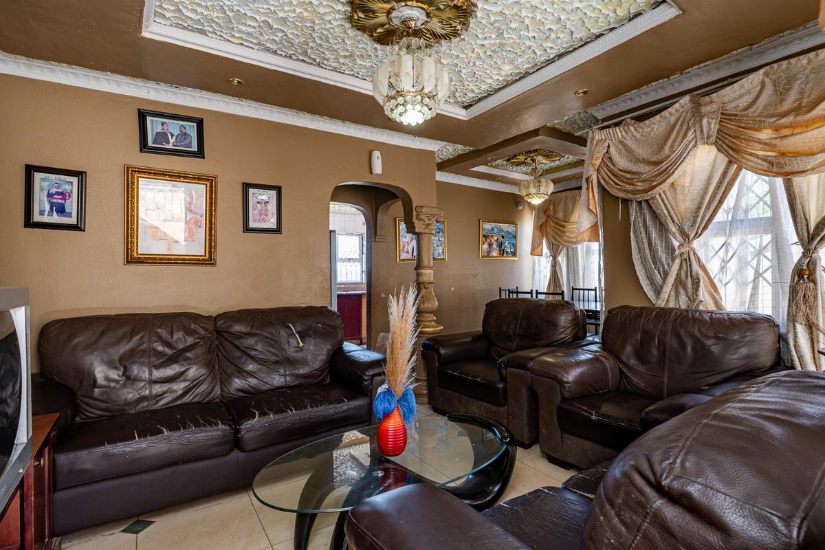 Beautiful 3-Bedroom Family Home for Sale - Photo 4