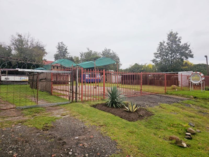 **Prime Investment Opportunity at the Town Entrance - 2475 sqm Available** - Photo 5