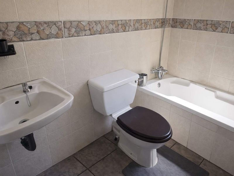 1st floor Flat - Photo 4