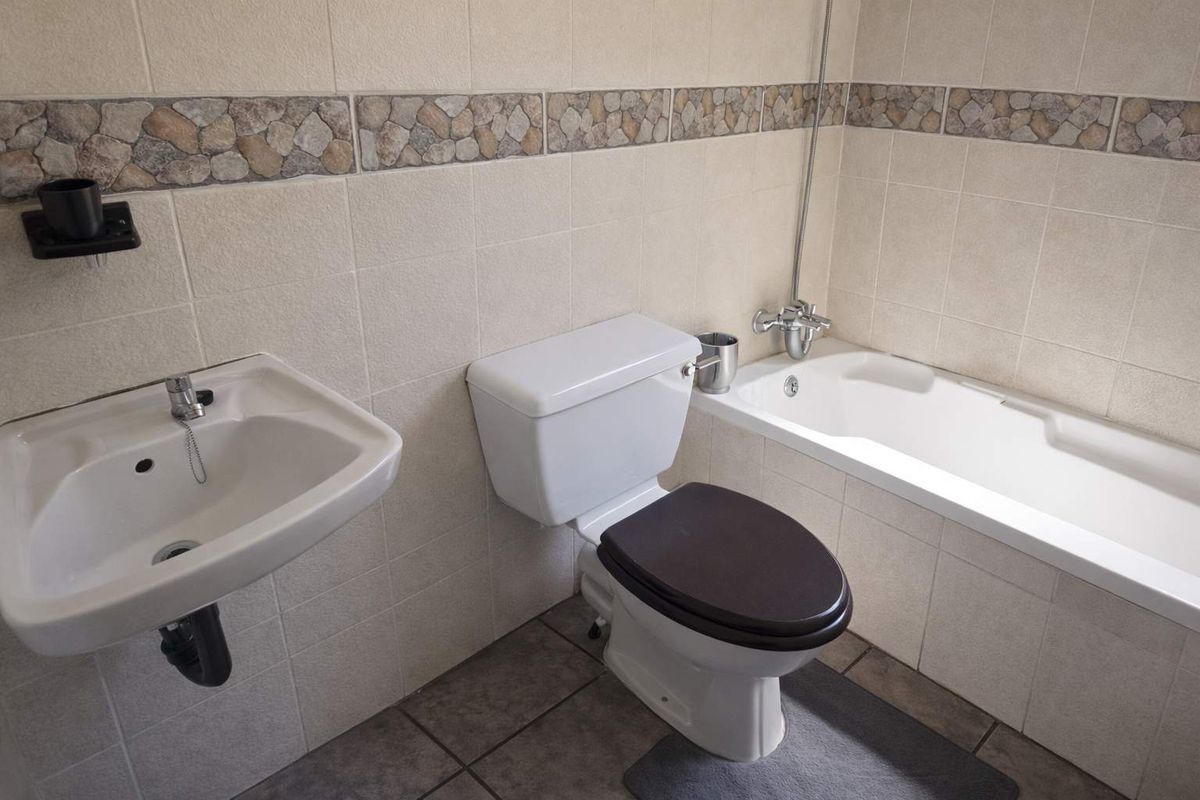 1st floor Flat - Photo 4