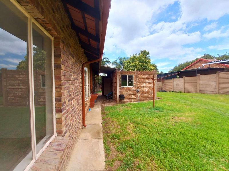 Four bedrooms house for sale in Suiderberg - Photo 9