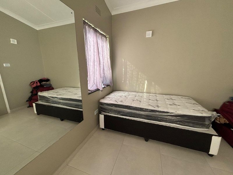 Room in Shared House - Photo 8