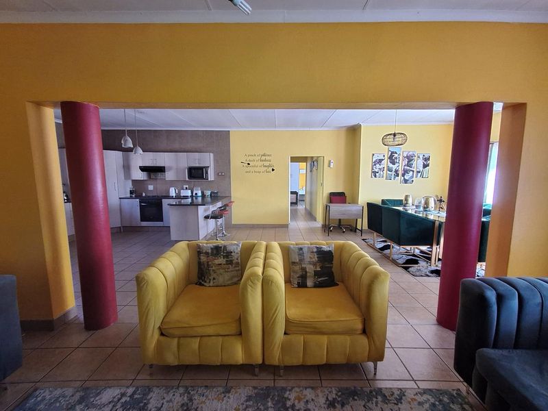 3-Bedroom Facebrick Home with Pool, Lapa, Garden Cottage & Double Garage - Photo 3