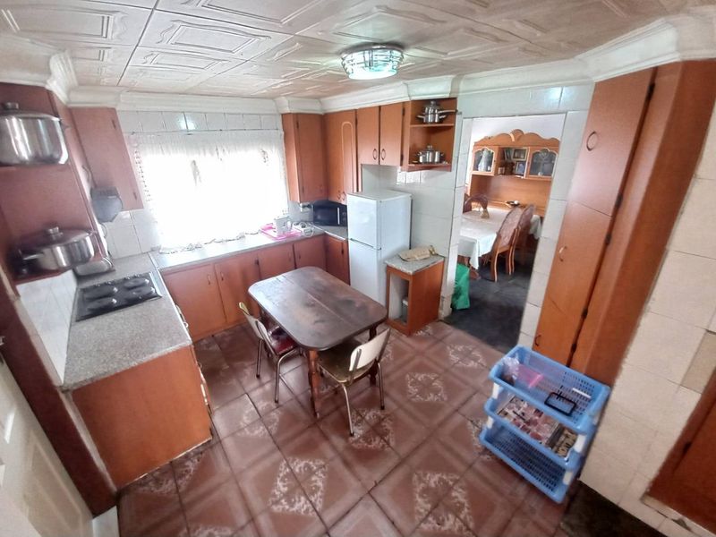 Two Bedrooms house for sale - Photo 4