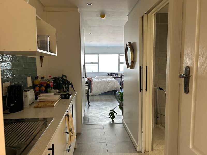 Retirement Block - Newly Renovated Studio Apartment – - Photo 5