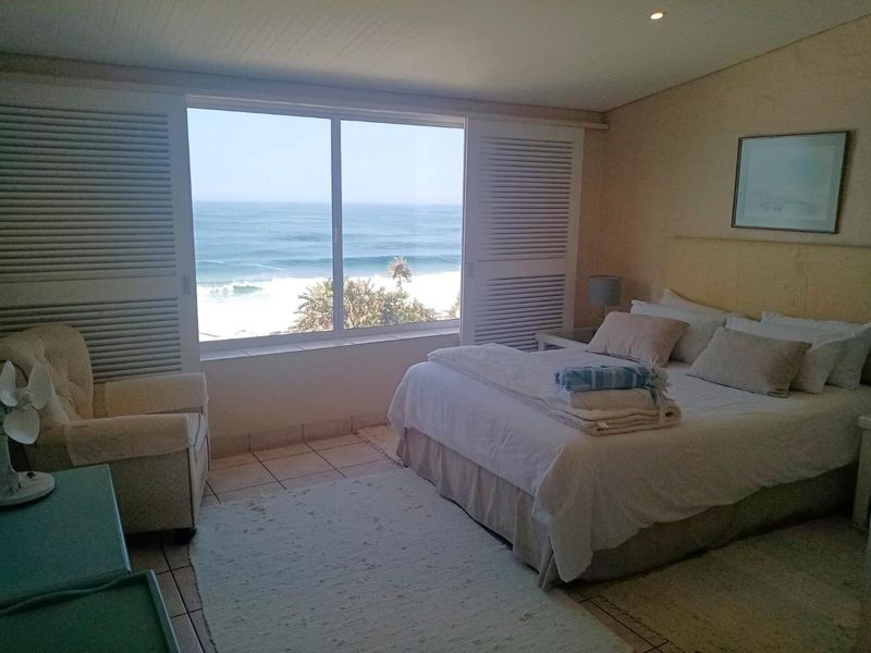 Breathtaking Sea Views and Direct Beach Access. - Photo 10