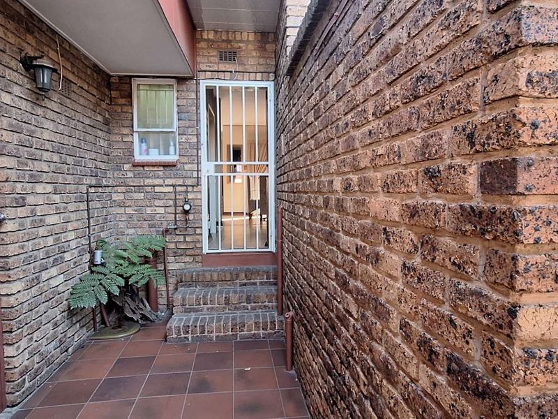 Safe & Secure Lock-up & Go Duplex - Photo 2