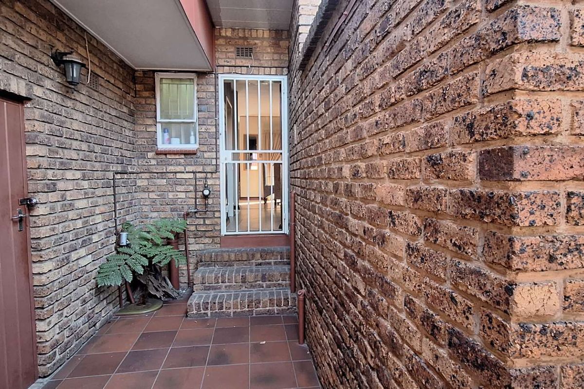 Safe & Secure Lock-up & Go Duplex - Photo 2