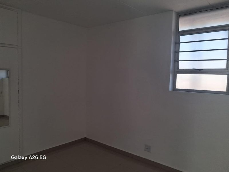 Newly Renovated 2-Bedroom Apartment with Sea Views - South Beach - Photo 8