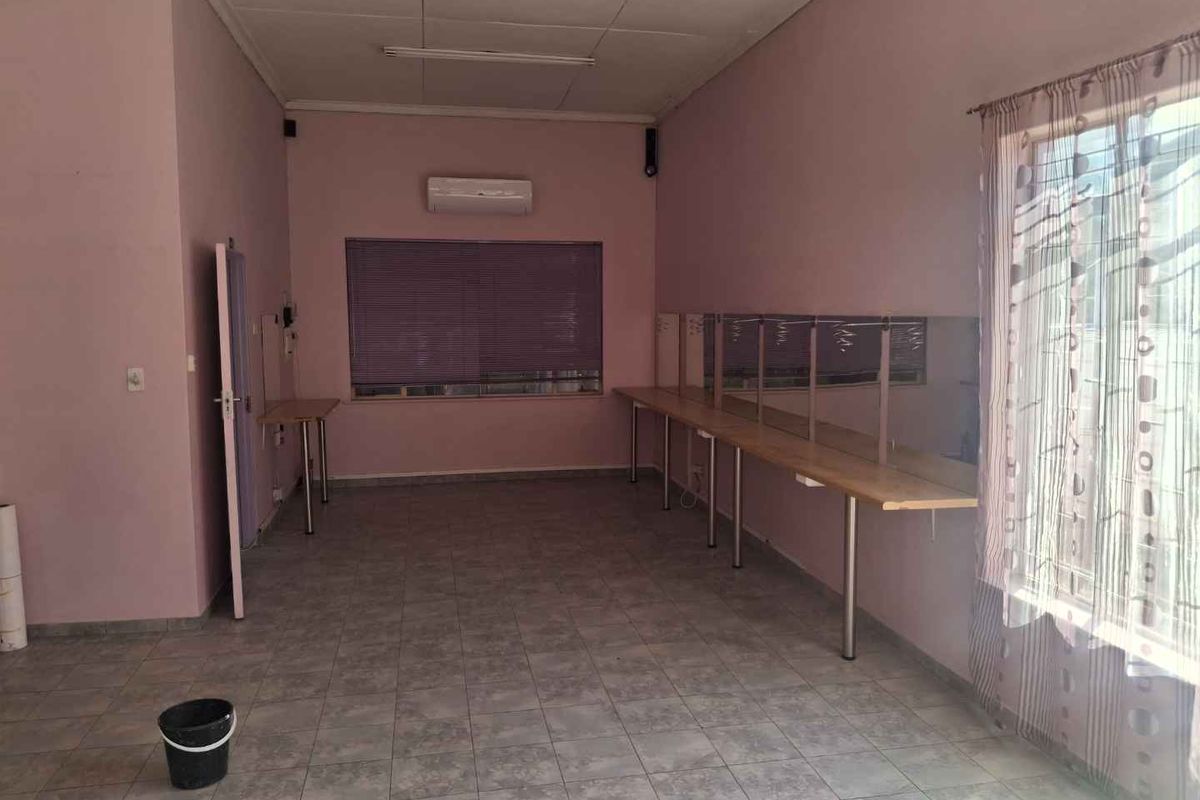 Office/Training Center/Medical consultation - Photo 4