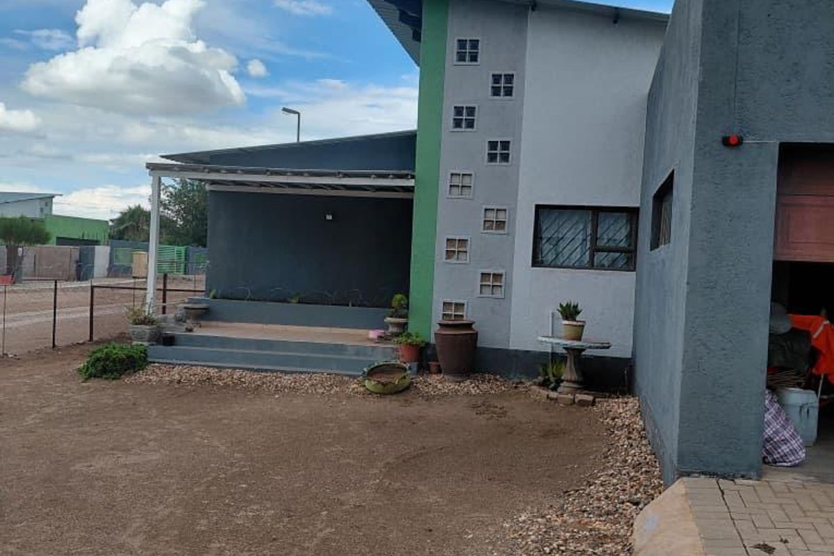 FREESTANDING 3-BEDROOM HOME | TENANT IN PLACE | STRONG VALUE - Photo 2