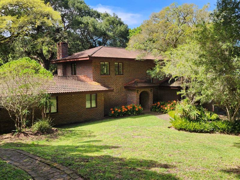 Don't judge the book by it's cover! - Photo 2