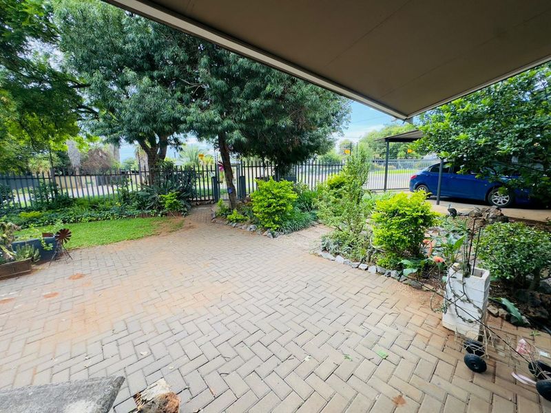 Welcome to your Dream Home - Photo 2