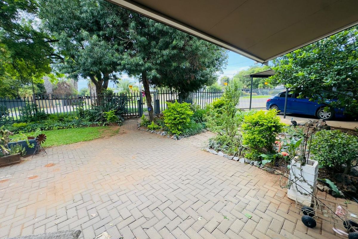 Welcome to your Dream Home - Photo 2