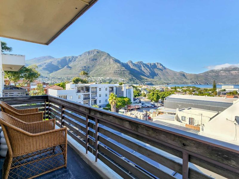 Fully Furnished Designer Apartment in the Heart of Hout Bay - Photo 7