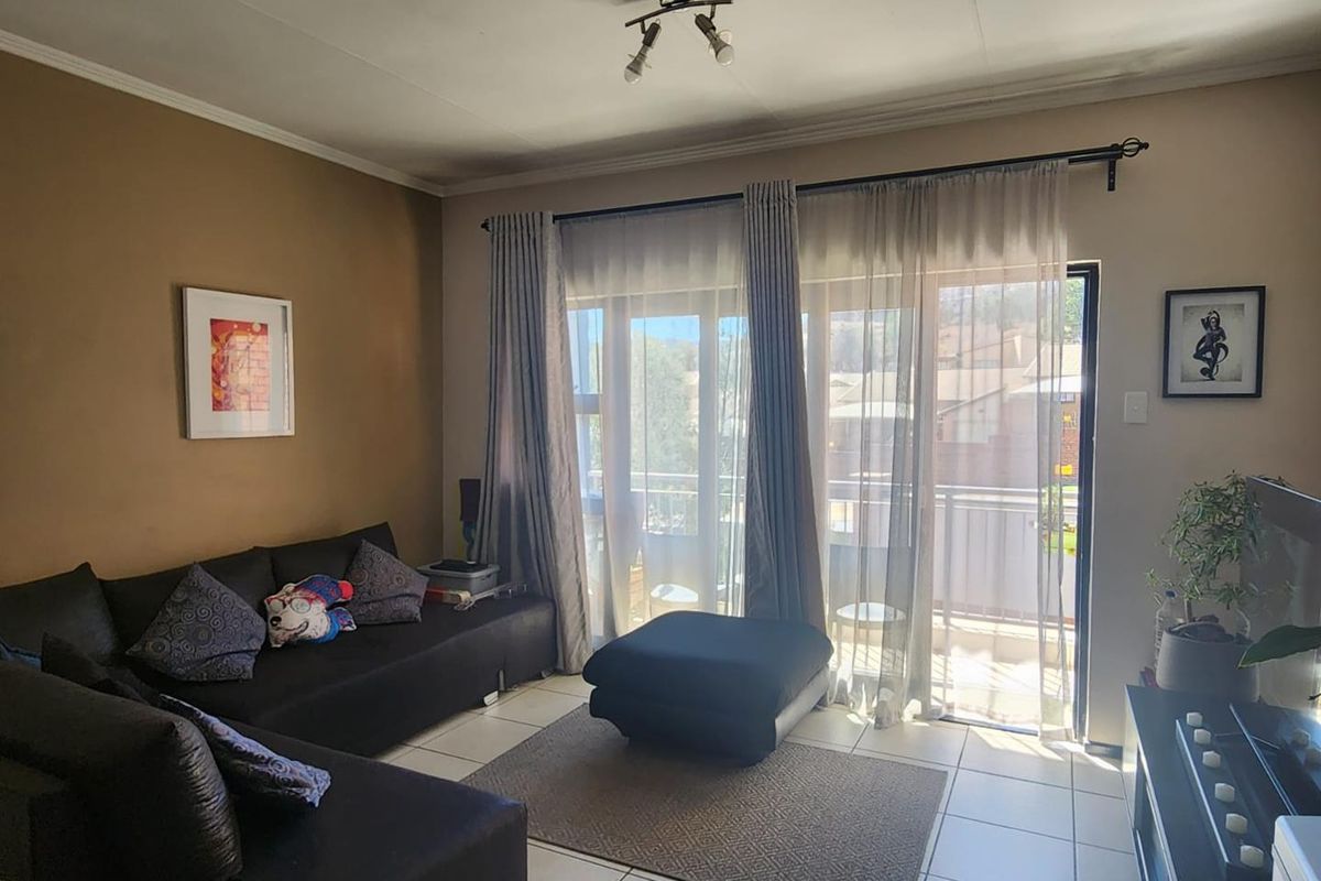 Charming North-Facing 2-Bedroom Unit in Modern Complex - Photo 4