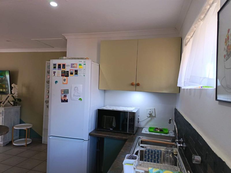 Comfortable Family Living in a Convenient Location - Photo 6